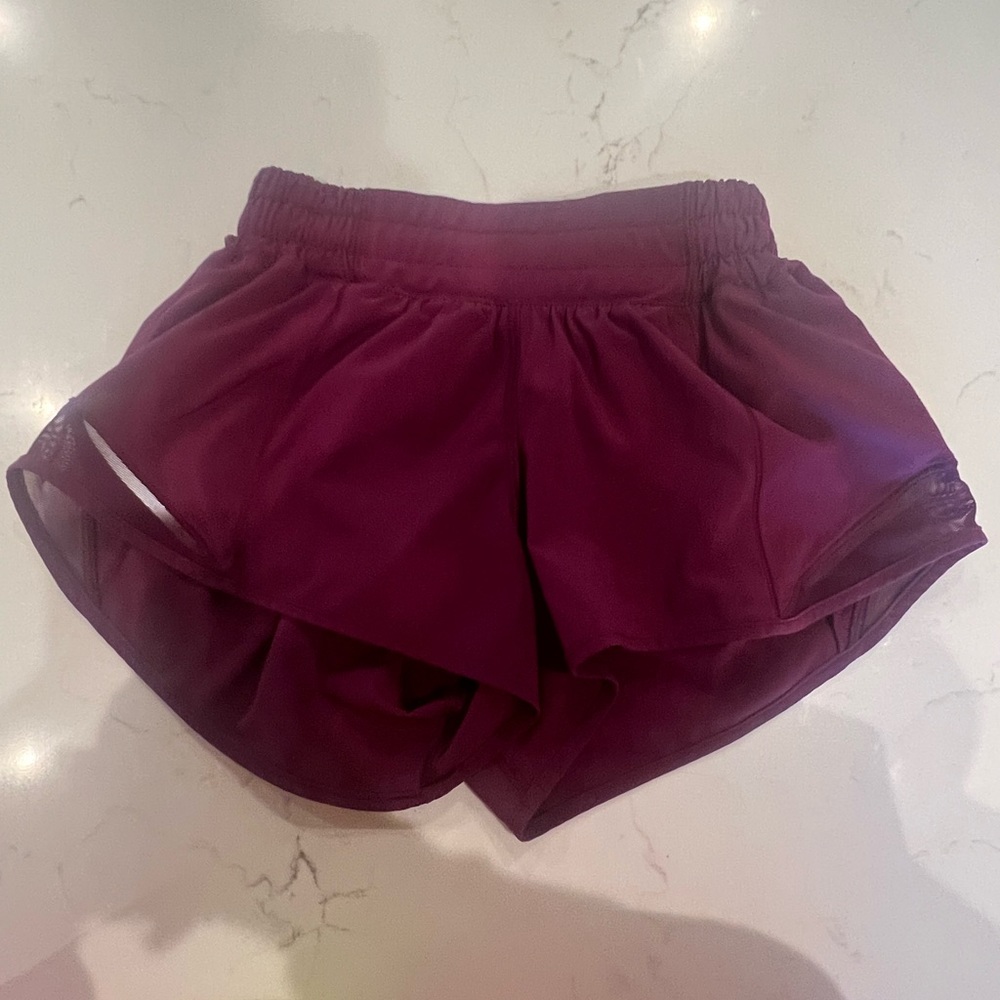 Magenta Hotty Hot Low-Lined short 2.5